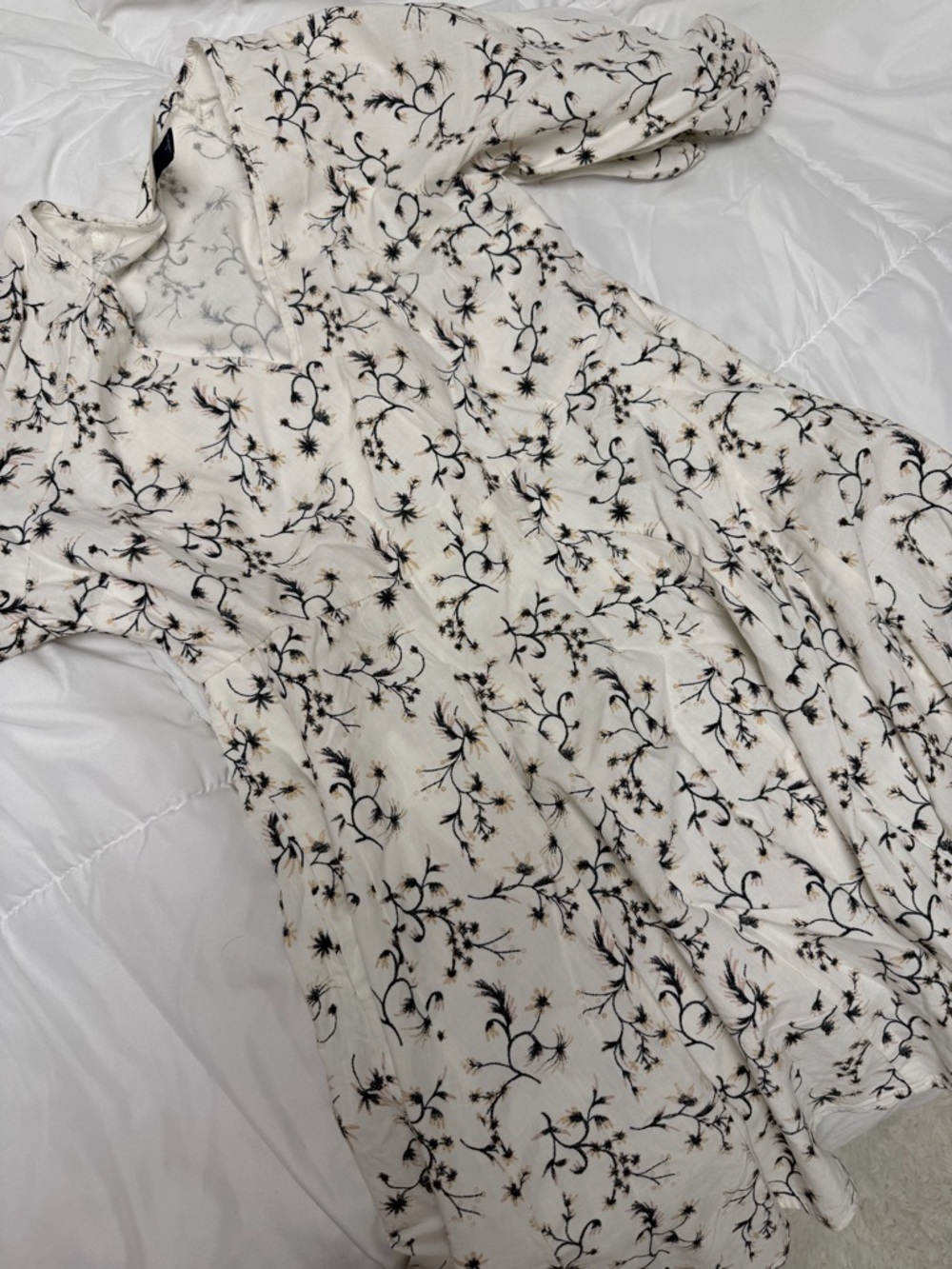 Universal Thread Cream Floral Button-Up Blouse